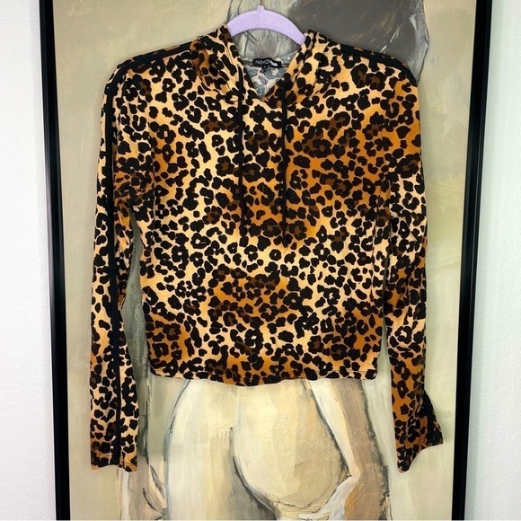 FASHION Nova Leopard Print Cropped Hooded Tshirt - Picture 1 of 5